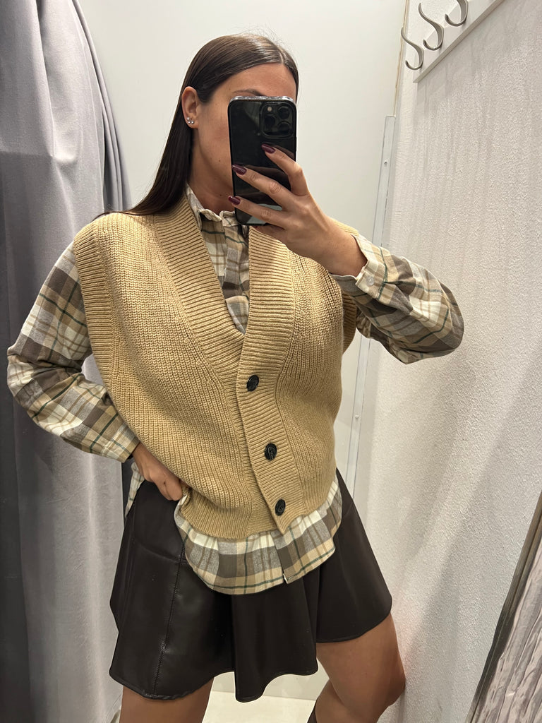 LUMINA•Gilet in maglia bottoni neri•Più colori