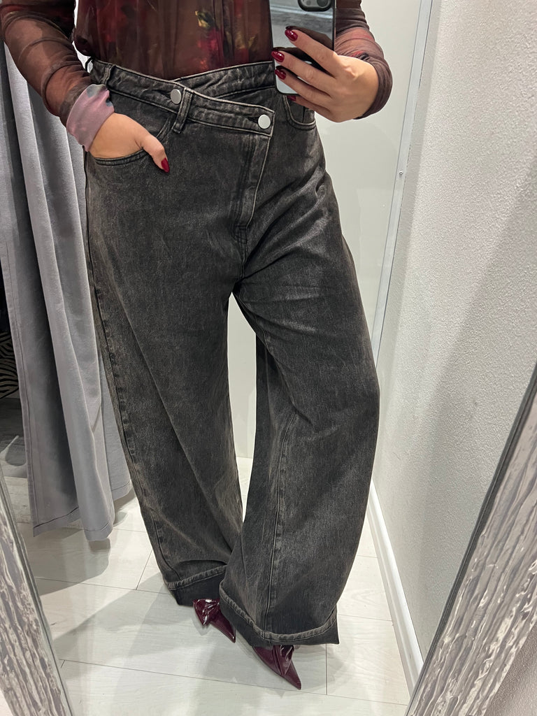 LUMINA•Jeans ampio moro abbottonatura asimmetrica