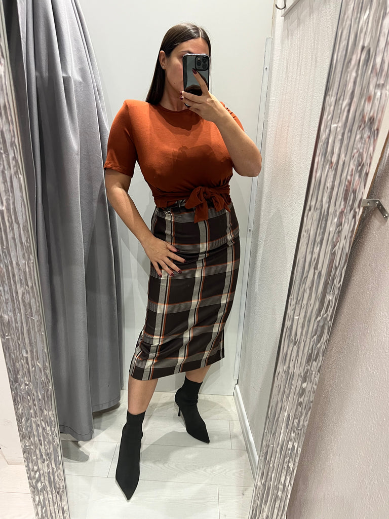 Philia Loft•Maglia ruggine nodo e spallotte