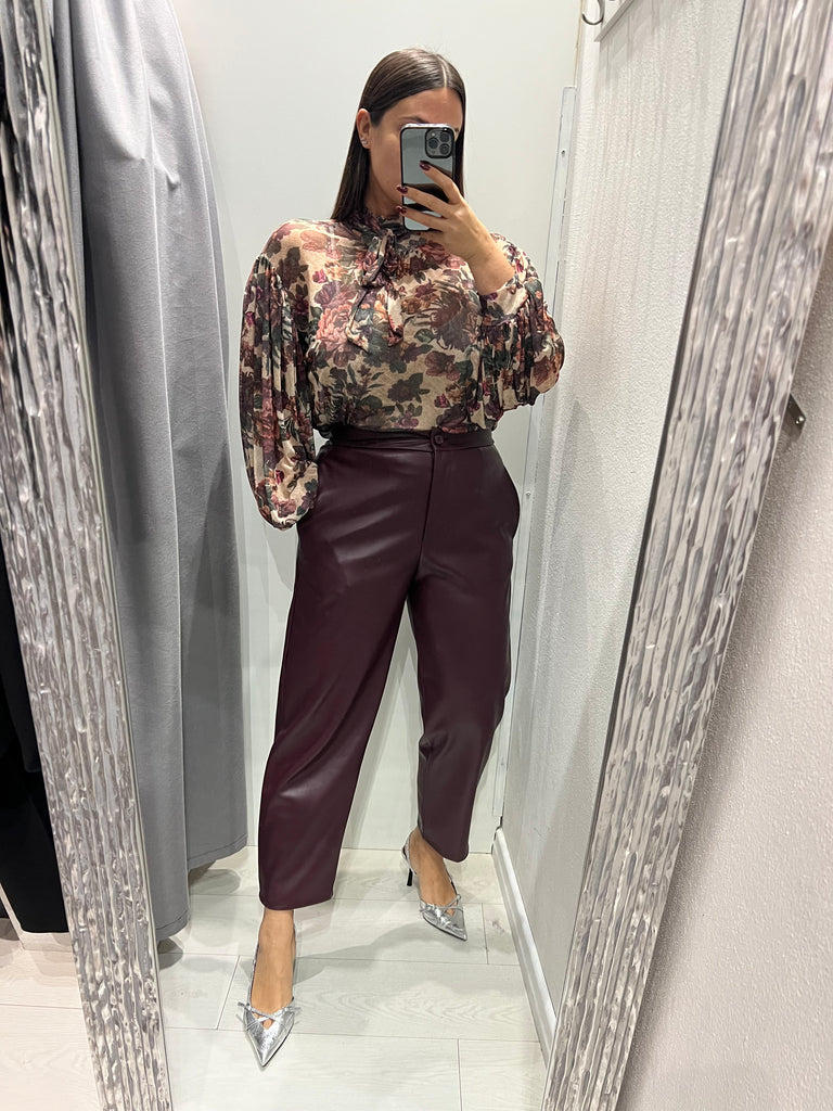 ViCOLO•Pantalone basic ecopelle bordeaux con elastico e bottone