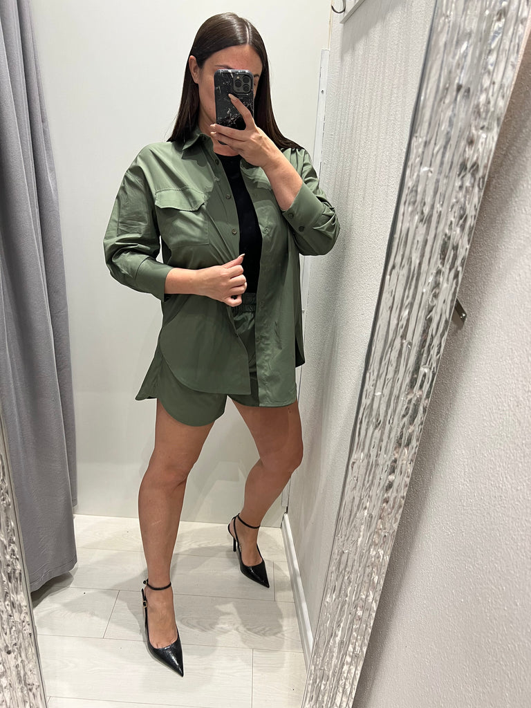 🚨ViCOLO•Camicia over in cotone•Militare