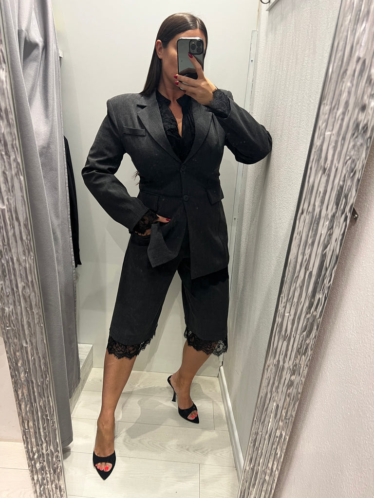 LUMINA•Bermuda antracite con pizzo nero