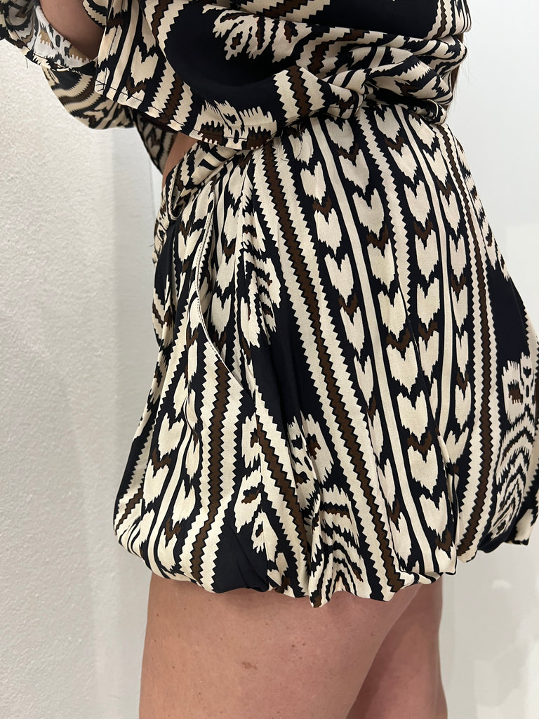 MSS💥HaveOne•Shorts palloncino stampa etnica nero/panna/moro