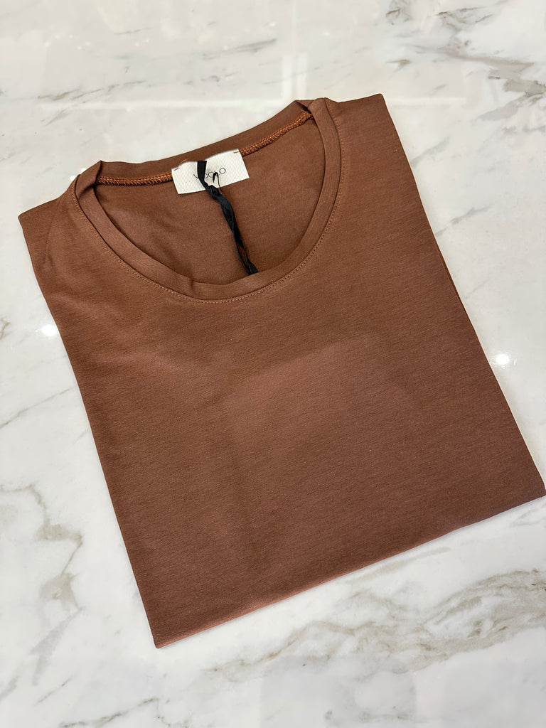 EVER ViCOLO•T-shirt basica sfiancata•Più colori