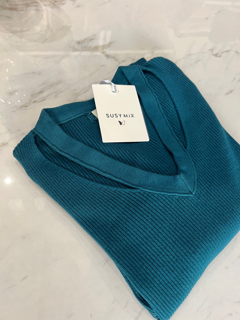 BLK30 Susy Mix•Maglioncino V costine cut-out•Più colori