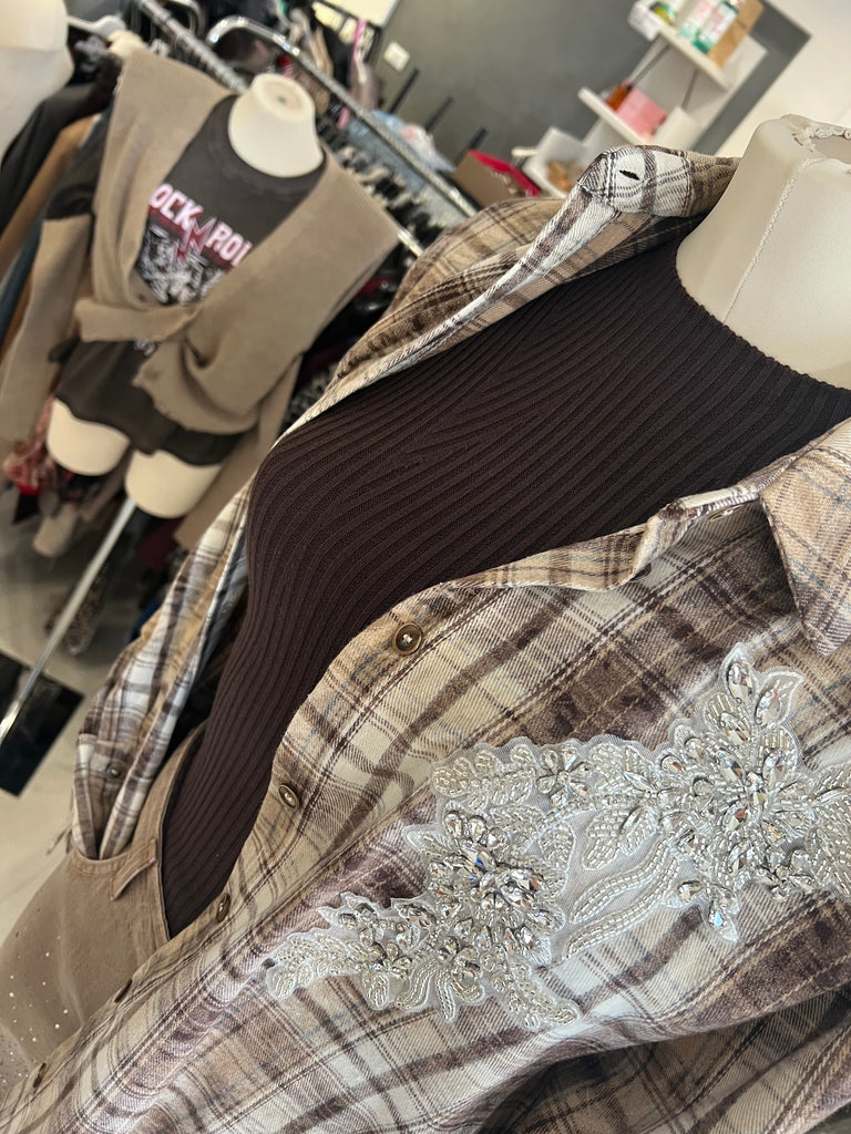 HaveOne•Camicia check in flanella beige/moro cabochon strass