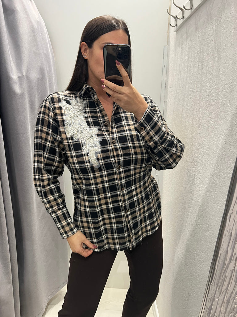 HaveOne•Camicia check in flanella nero/cammello cabochon strass