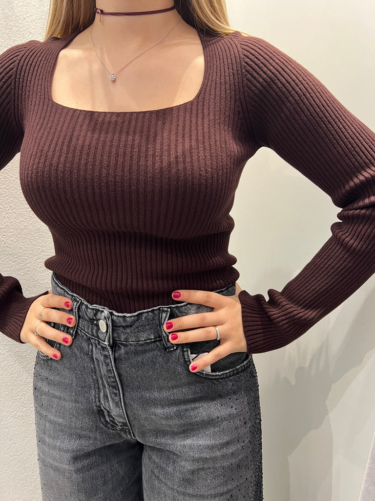 KONTATTO•Maglioncino costine scollo quadro•Più colori