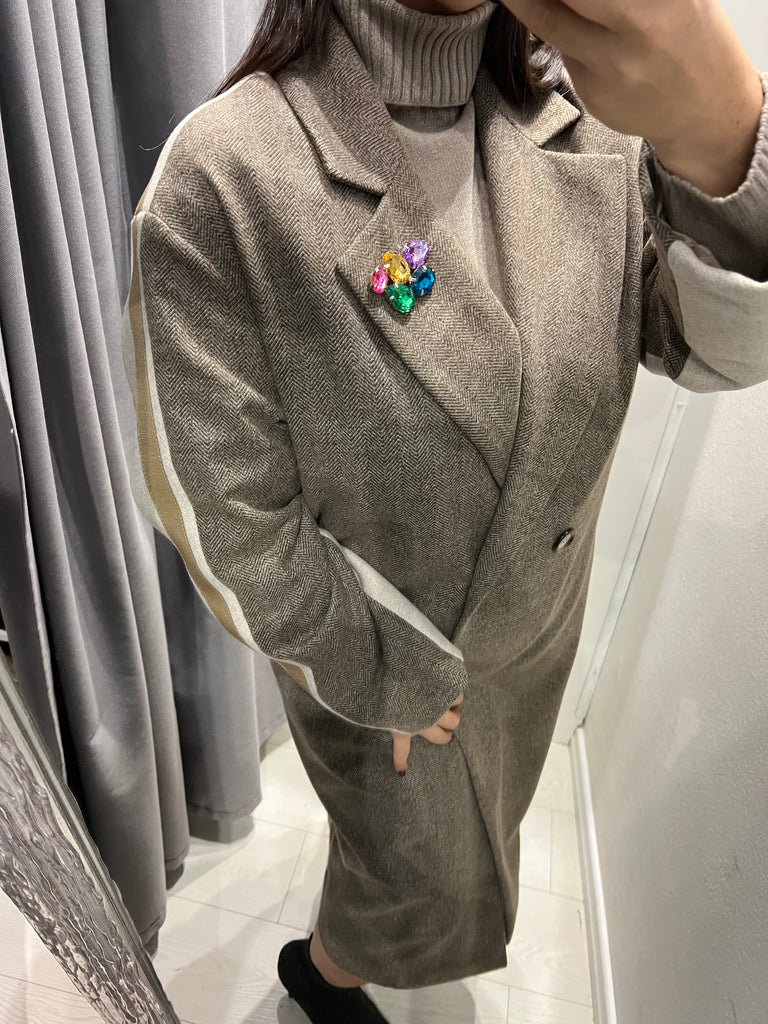 BLK30 KONTATTO•Cappotto bicolor con spilla