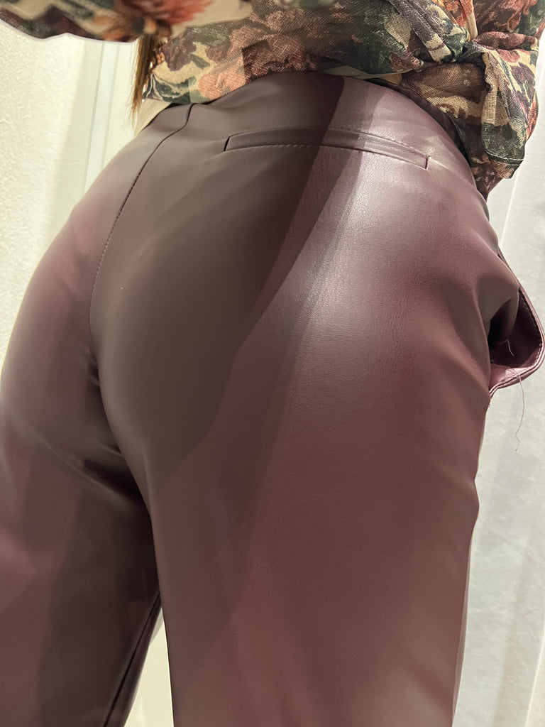 ViCOLO•Pantalone basic ecopelle bordeaux con elastico e bottone