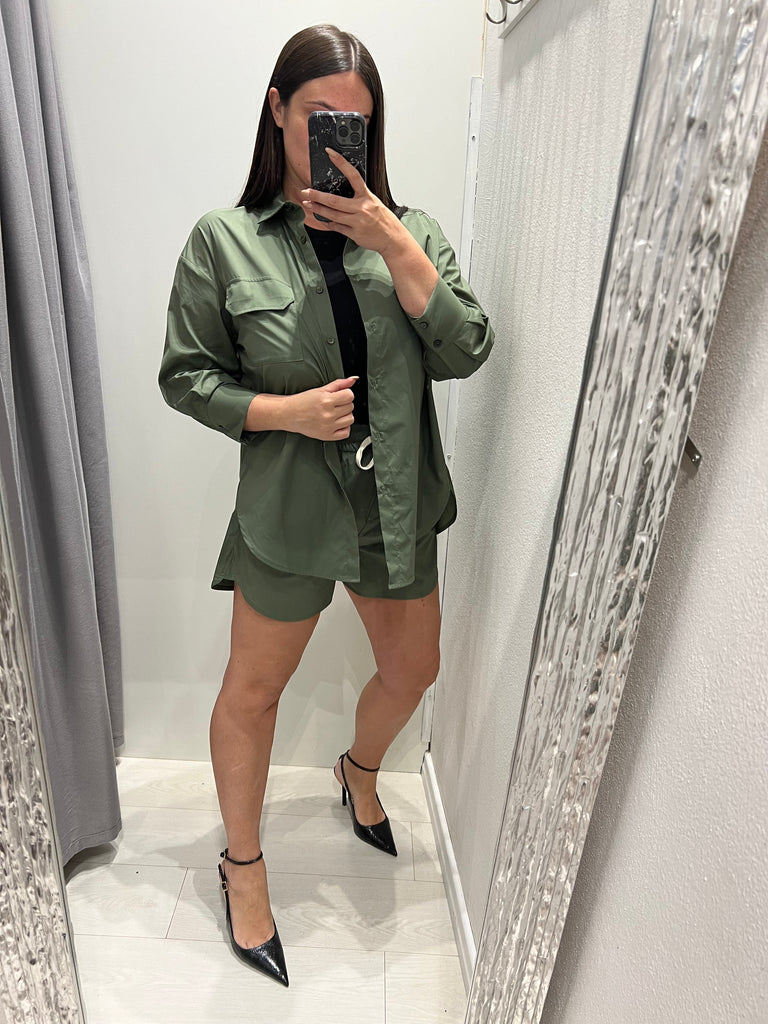 🚨ViCOLO•Camicia over in cotone•Militare