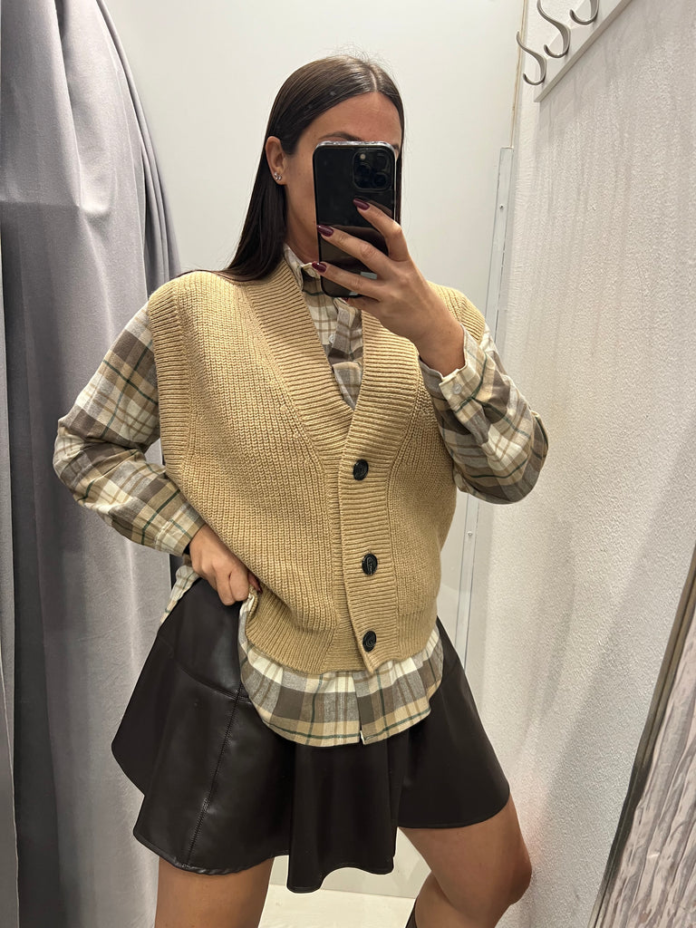 LUMINA•Gilet in maglia bottoni neri•Più colori
