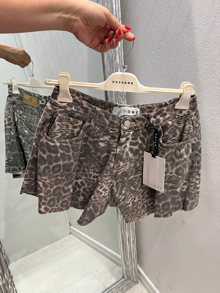 MSS💥HaveOne•Shorts farfalla maculato