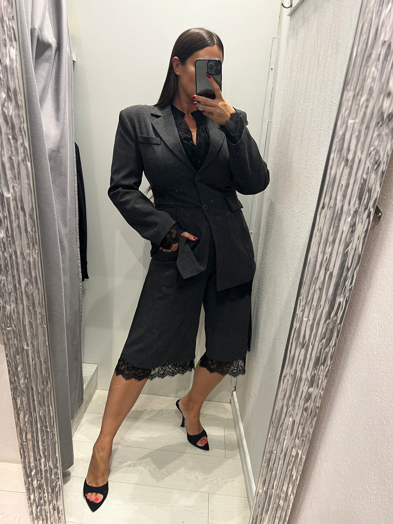 LUMINA•Bermuda antracite con pizzo nero