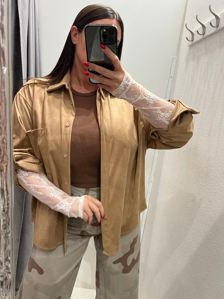 HaveOne•Camicia scamosciata cammello maniche pizzo