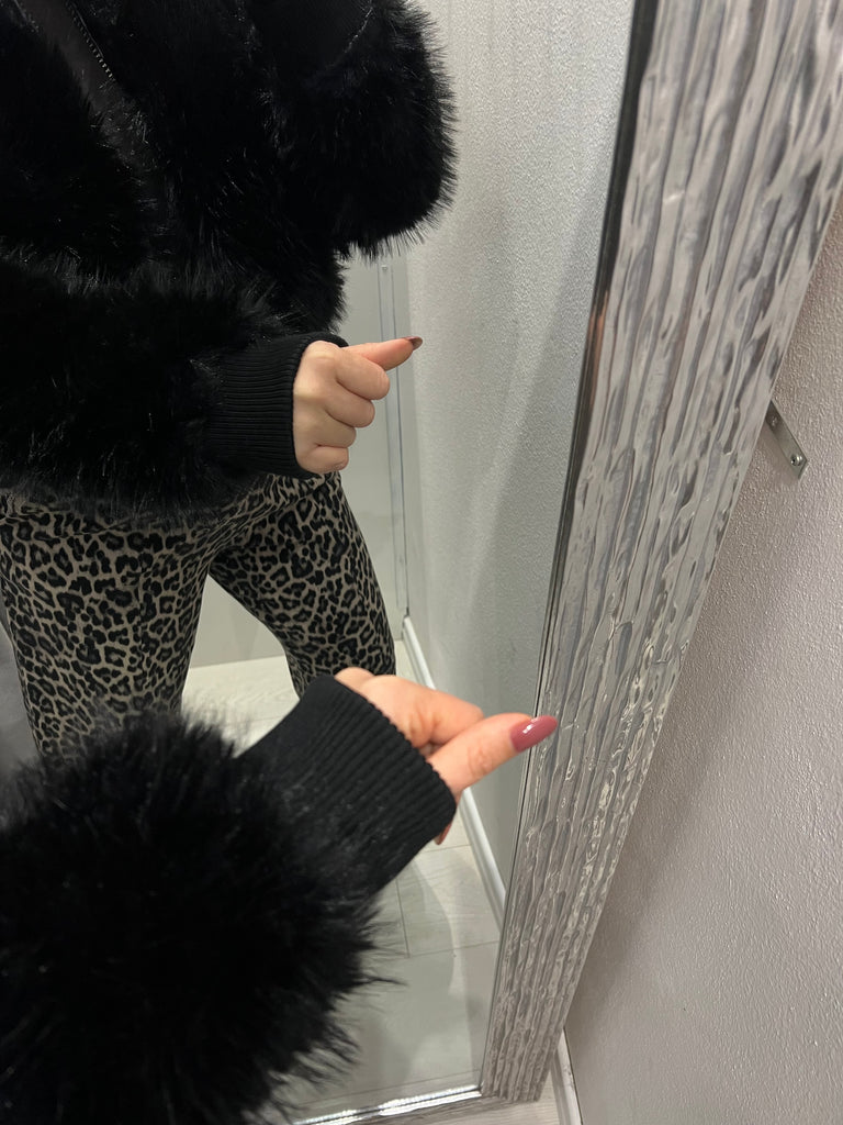 HaveOne•Bomber nero in ecopelliccia con zip