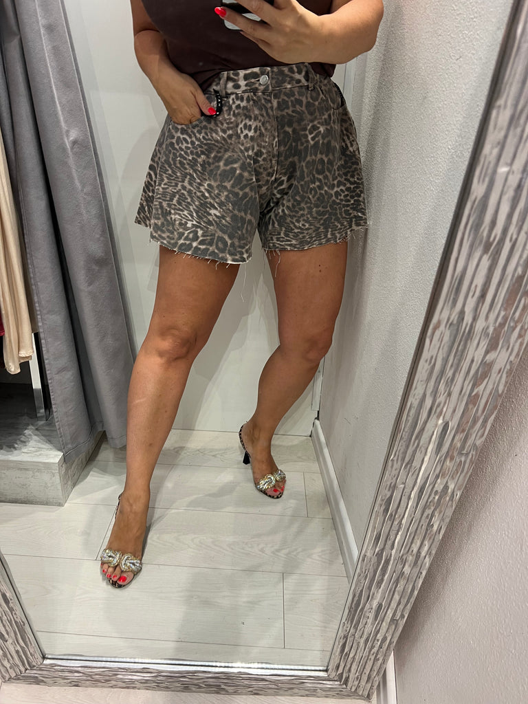 MSS💥HaveOne•Shorts farfalla maculato