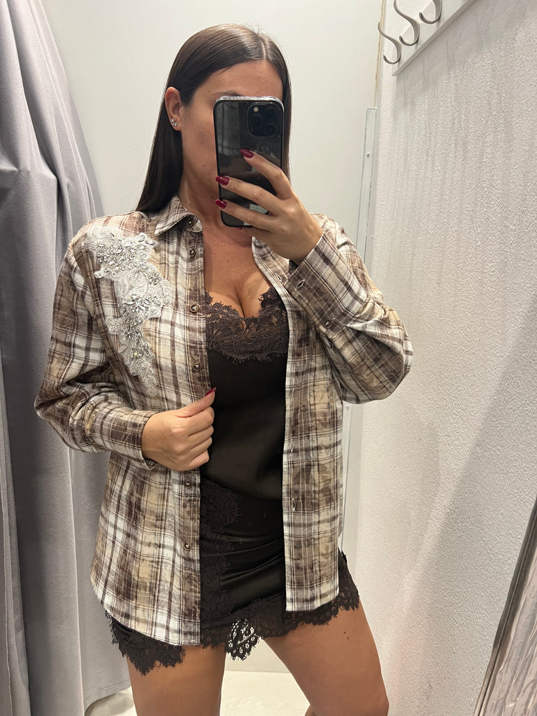 HaveOne•Camicia check in flanella beige/moro cabochon strass