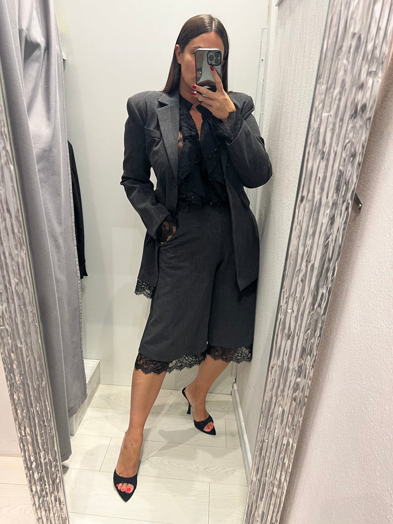 LUMINA•Bermuda antracite con pizzo nero