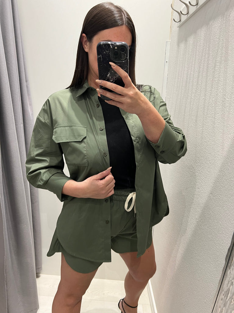 🚨ViCOLO•Camicia over in cotone•Militare
