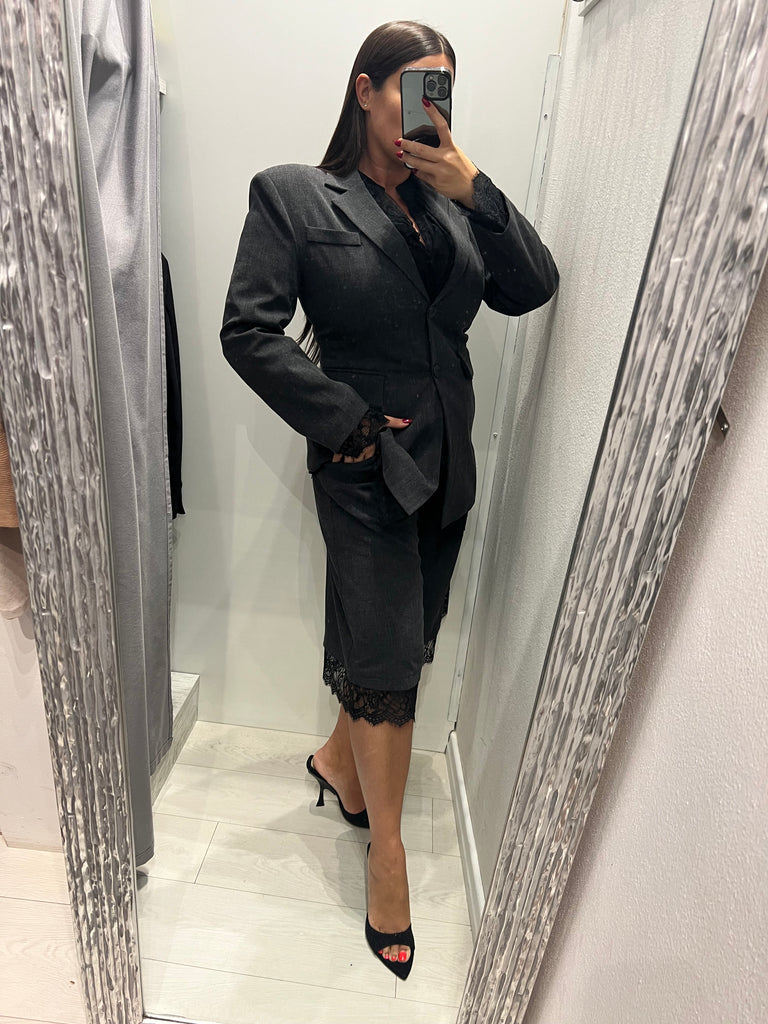 LUMINA•Bermuda antracite con pizzo nero