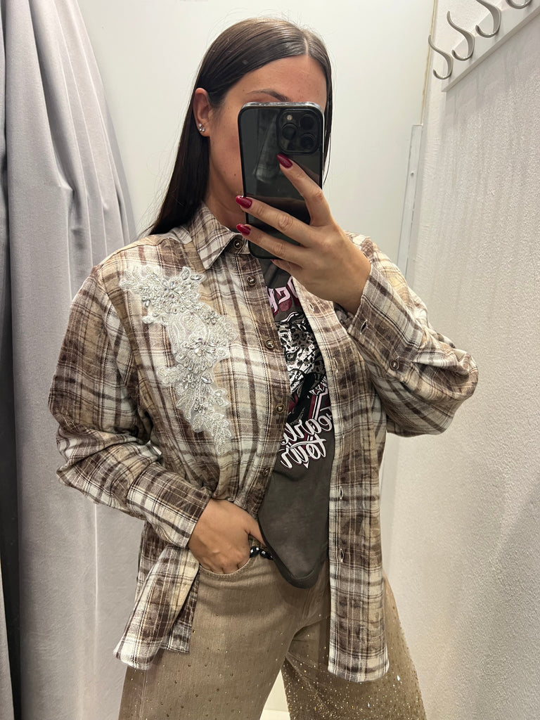 HaveOne•Camicia check in flanella beige/moro cabochon strass
