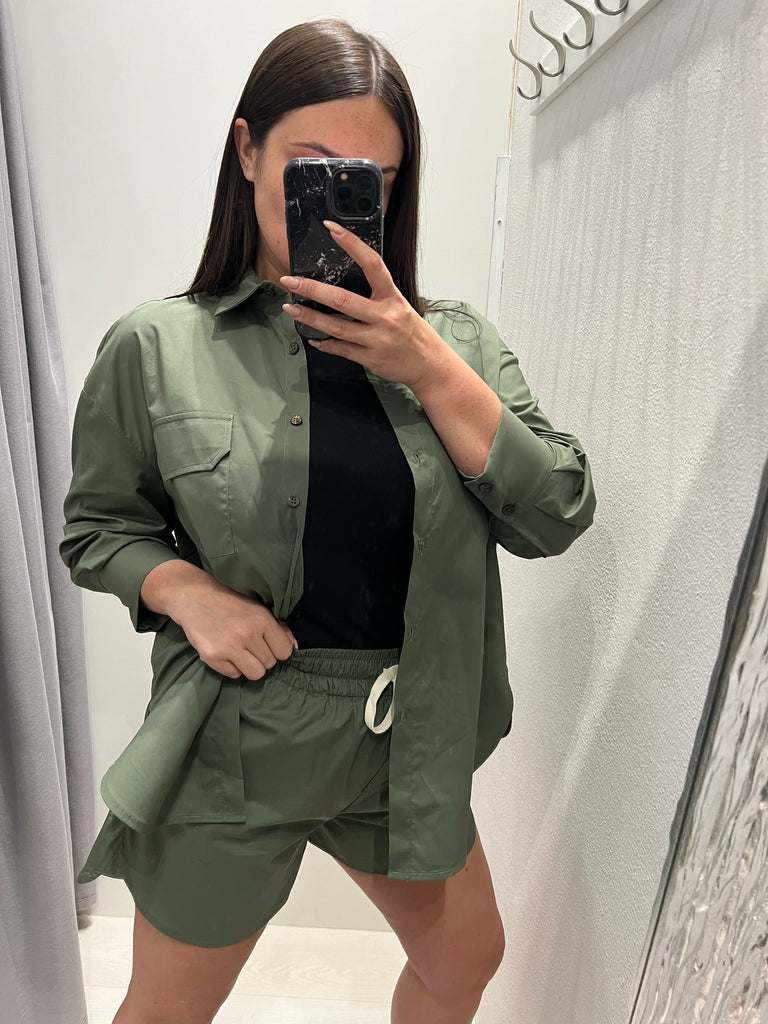 🚨ViCOLO•Camicia over in cotone•Militare