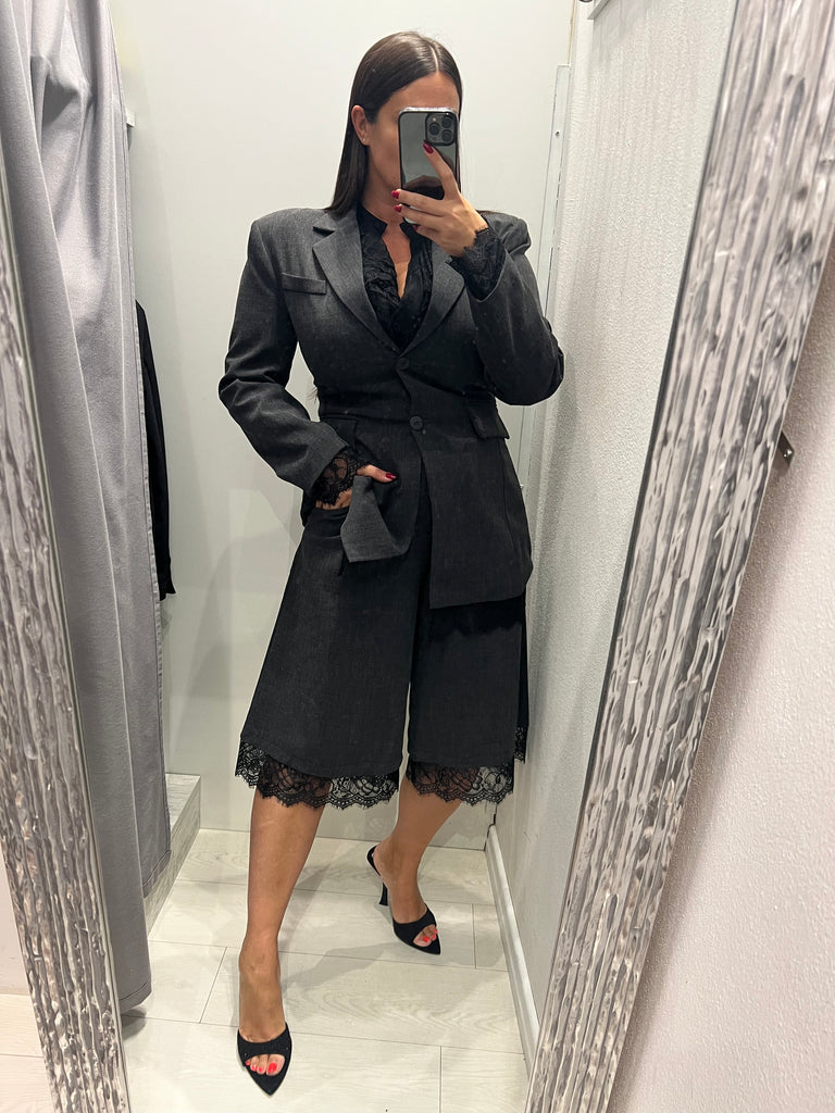 LUMINA•Bermuda antracite con pizzo nero