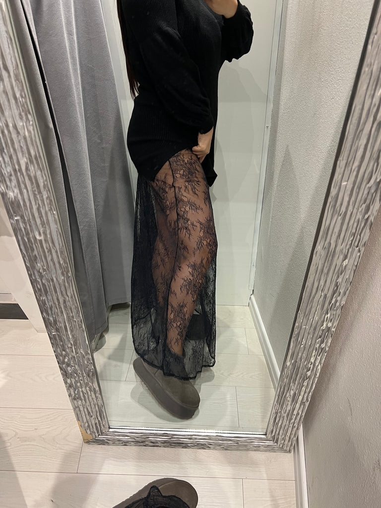 KONTATTO•Gonna nera in pizzo con slip