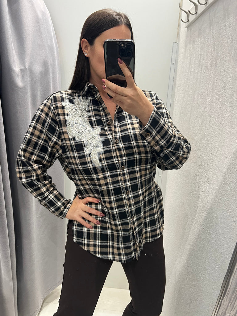 HaveOne•Camicia check in flanella nero/cammello cabochon strass