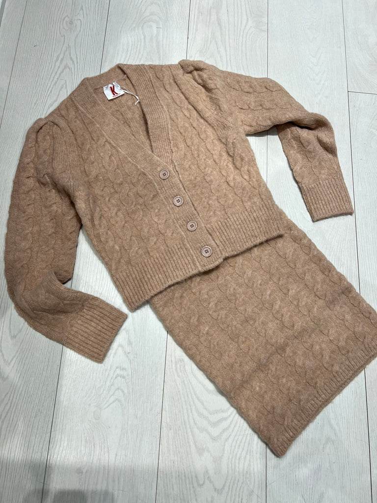 KONTATTO•Coordinato cardigan e gonna in maglia trecce nude