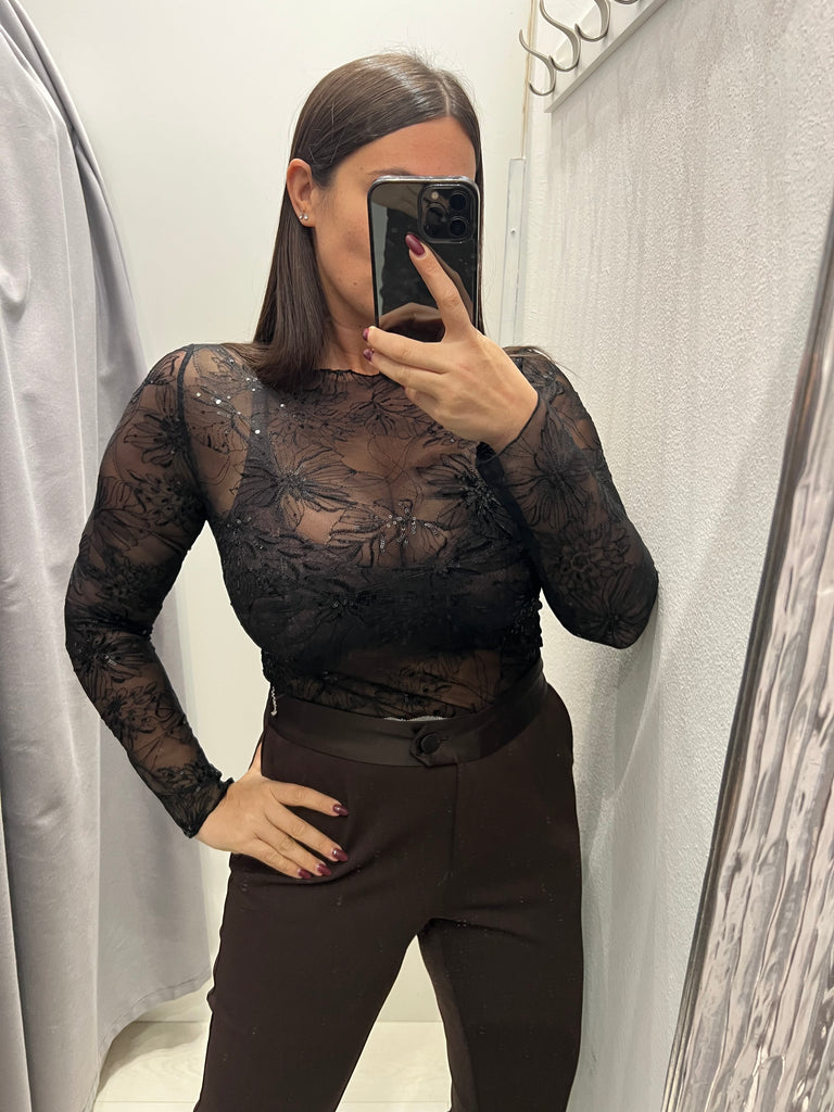 Susy Mix•Maglia scollo barca ricami paillettes•Più colori