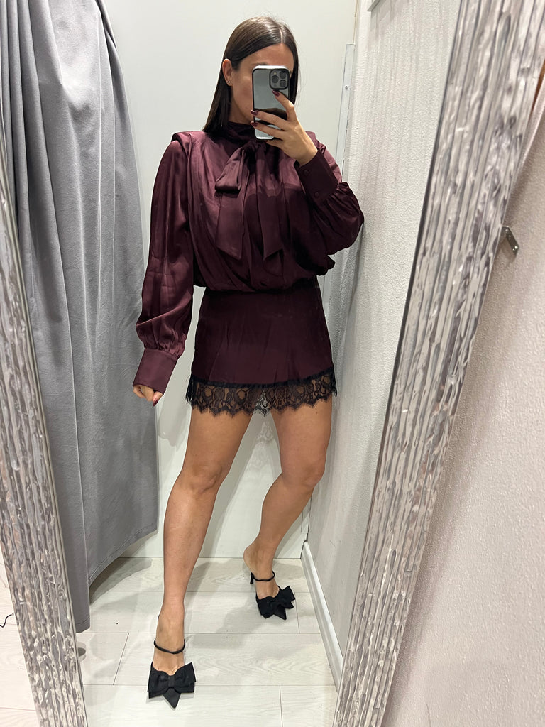 LUMINA•Abitino in raso bordeaux finale pizzo