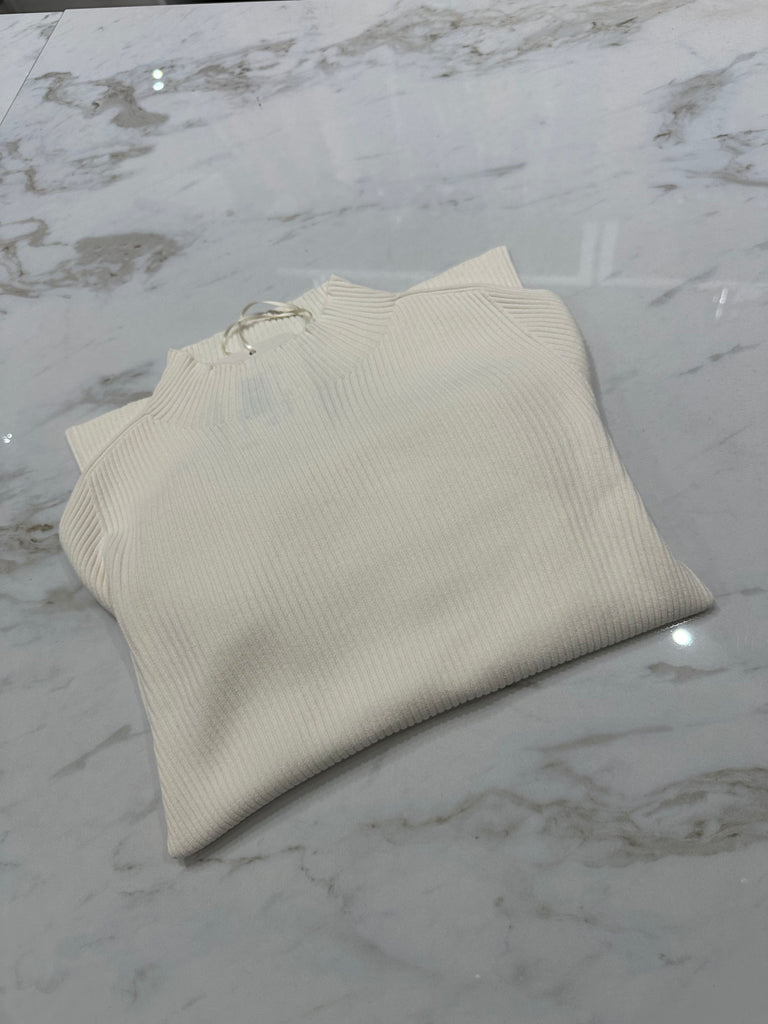 KONTATTO•Lupetto a costine manica campana•Più colori