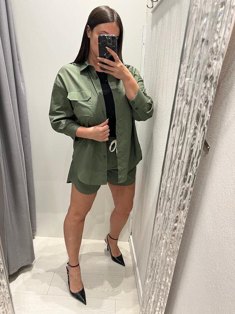 🚨ViCOLO•Camicia over in cotone•Militare