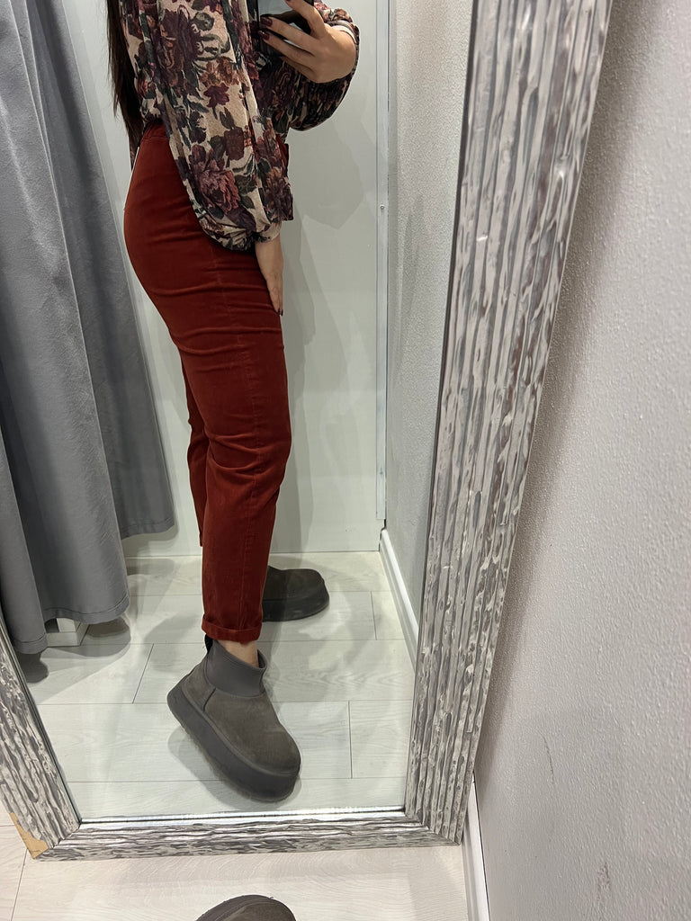 Souvenir•Pantalone microcostine in velluto ruggine