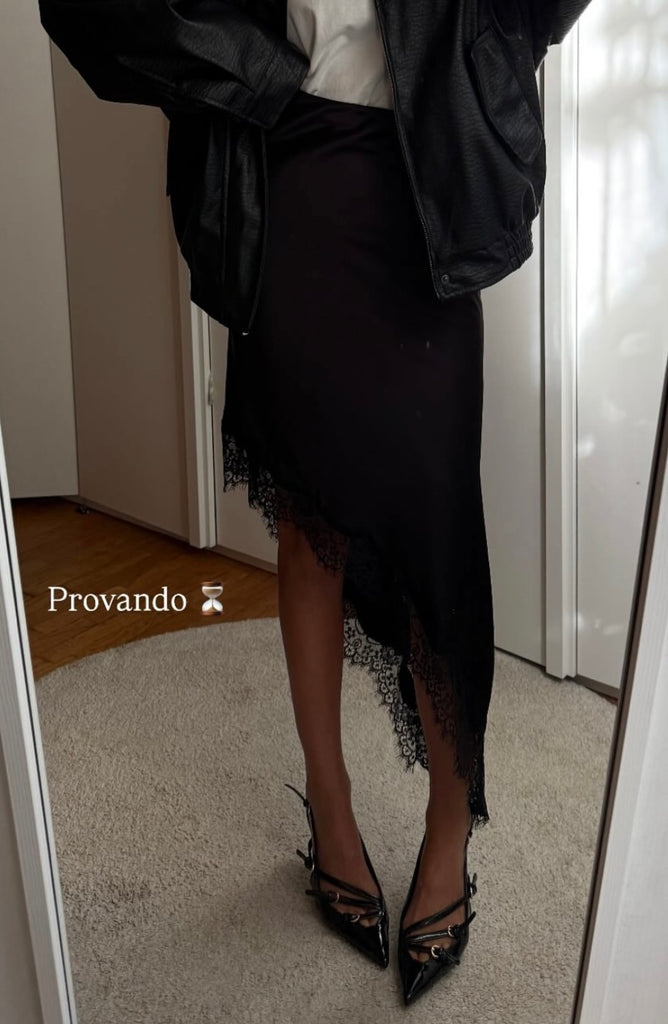 LUMINA•Gonna raso midi asimmetrica con pizzo•Nero