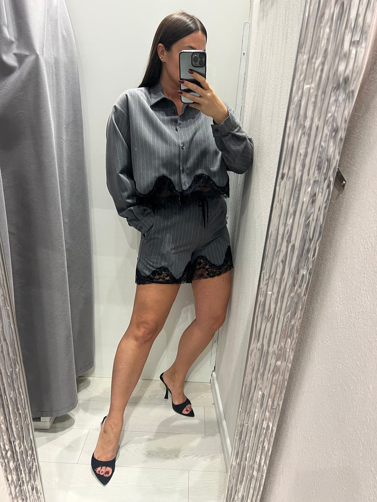 HaveOne•Camicia scatoletta grigio gessato finale pizzo