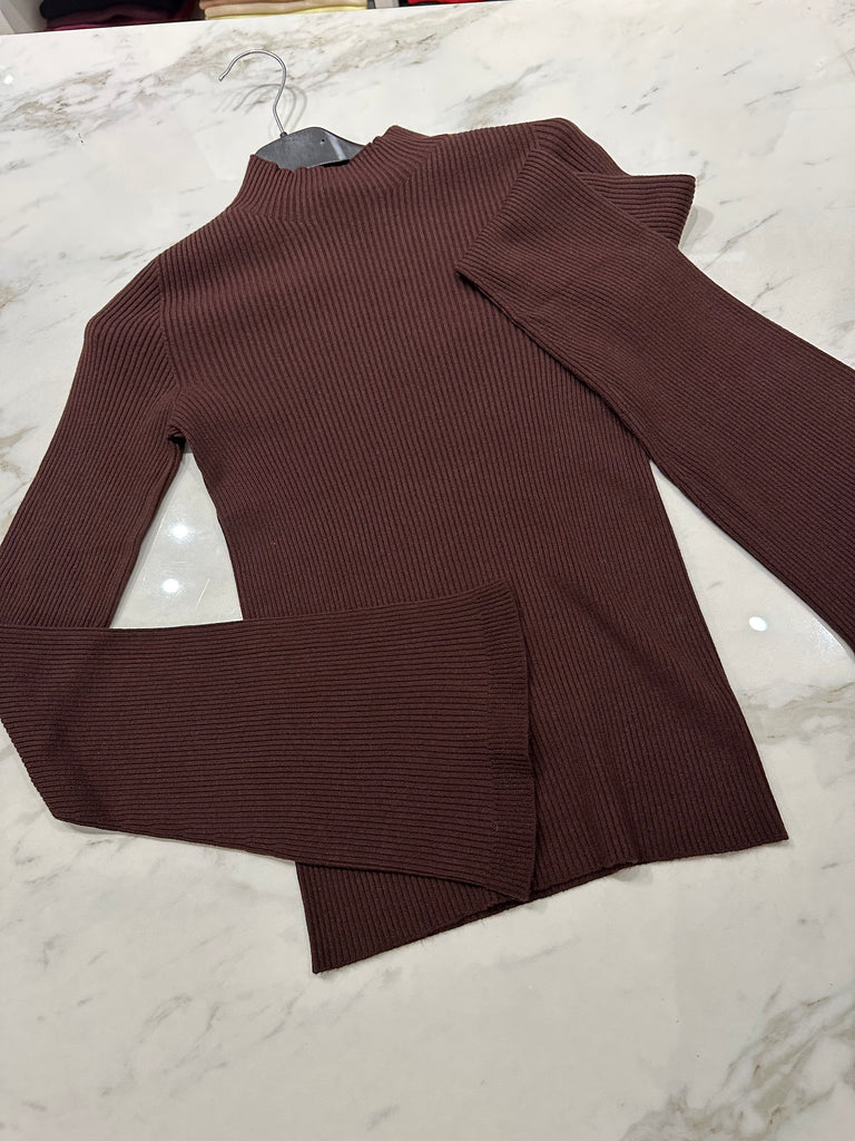 KONTATTO•Lupetto a costine manica campana•Più colori