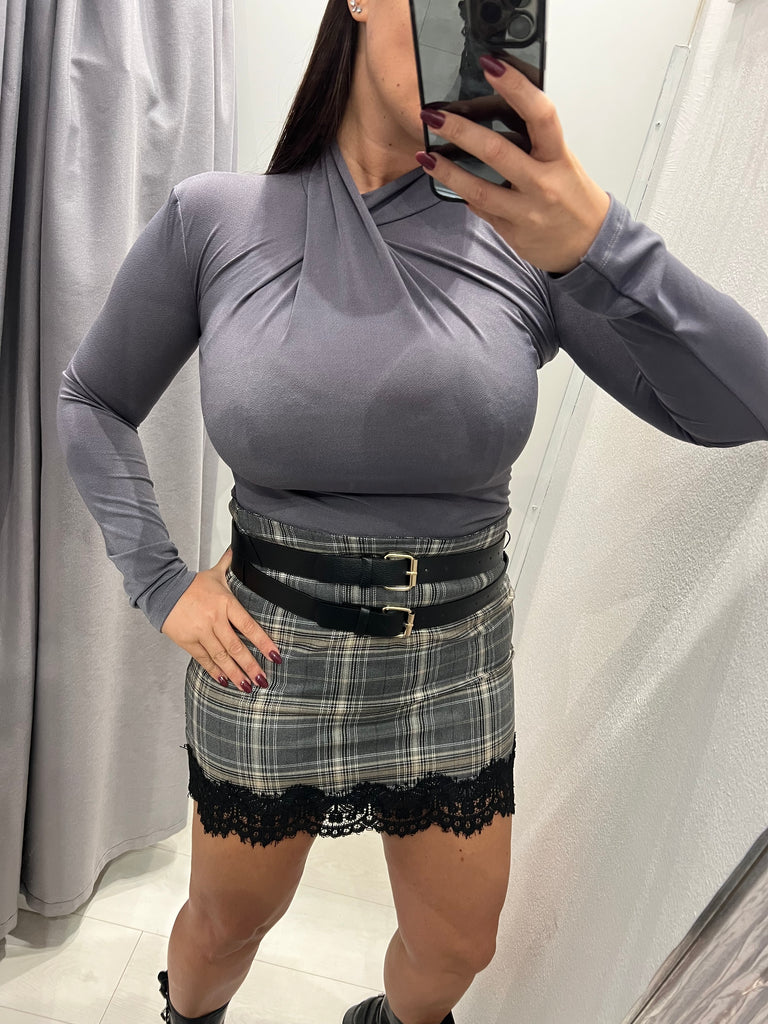 ViCOLO•Maglia elasticizzata piombo scollo particolare