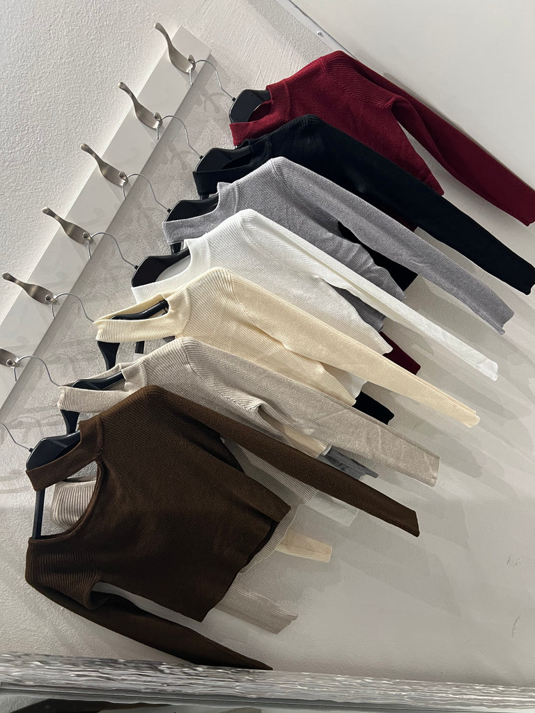 Maglioncino lupetto crop cut-out•Più colori