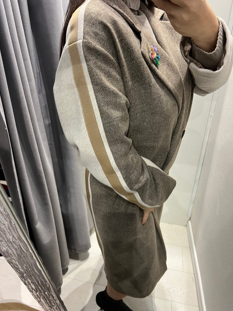 BLK30 KONTATTO•Cappotto bicolor con spilla