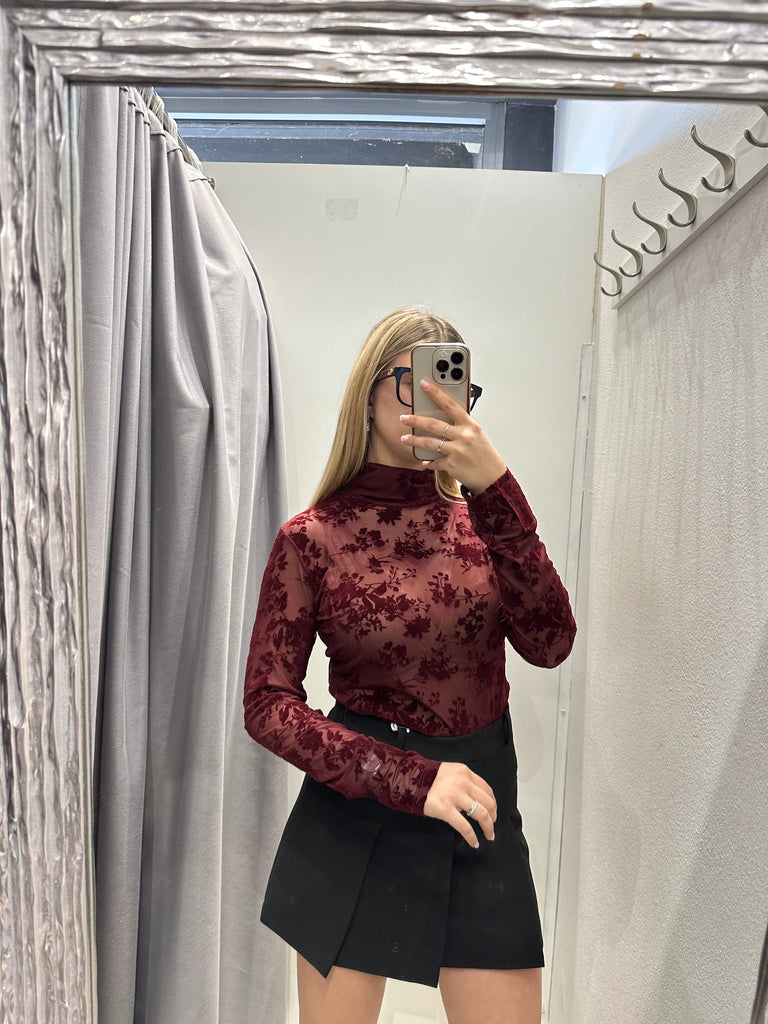 KONTATTO•Dolcevita tulle velluto