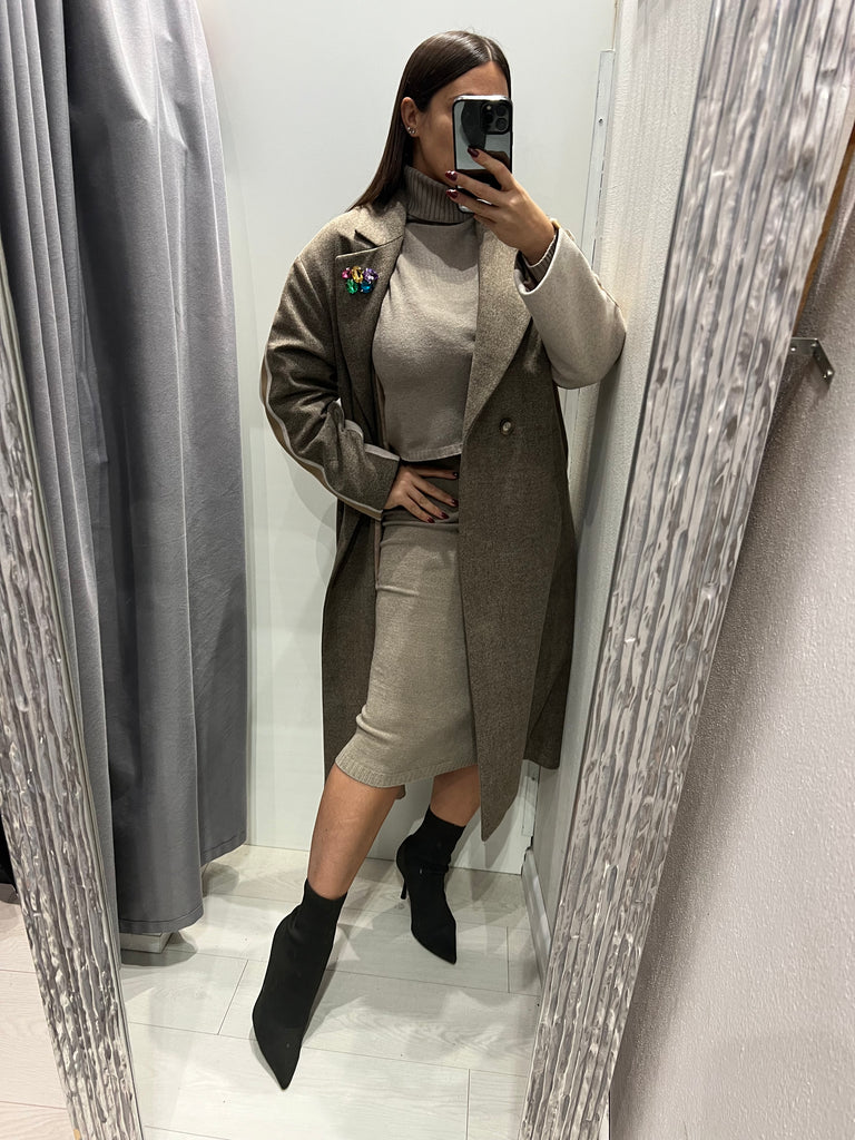 BLK30 KONTATTO•Cappotto bicolor con spilla