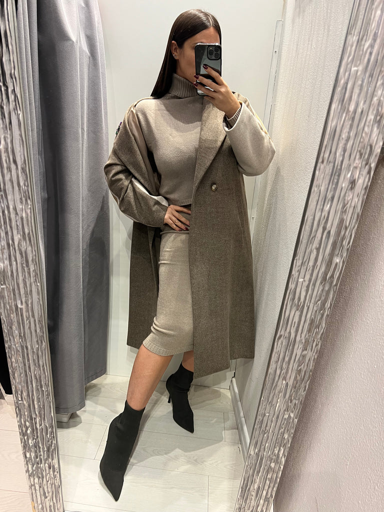 BLK30 KONTATTO•Cappotto bicolor con spilla