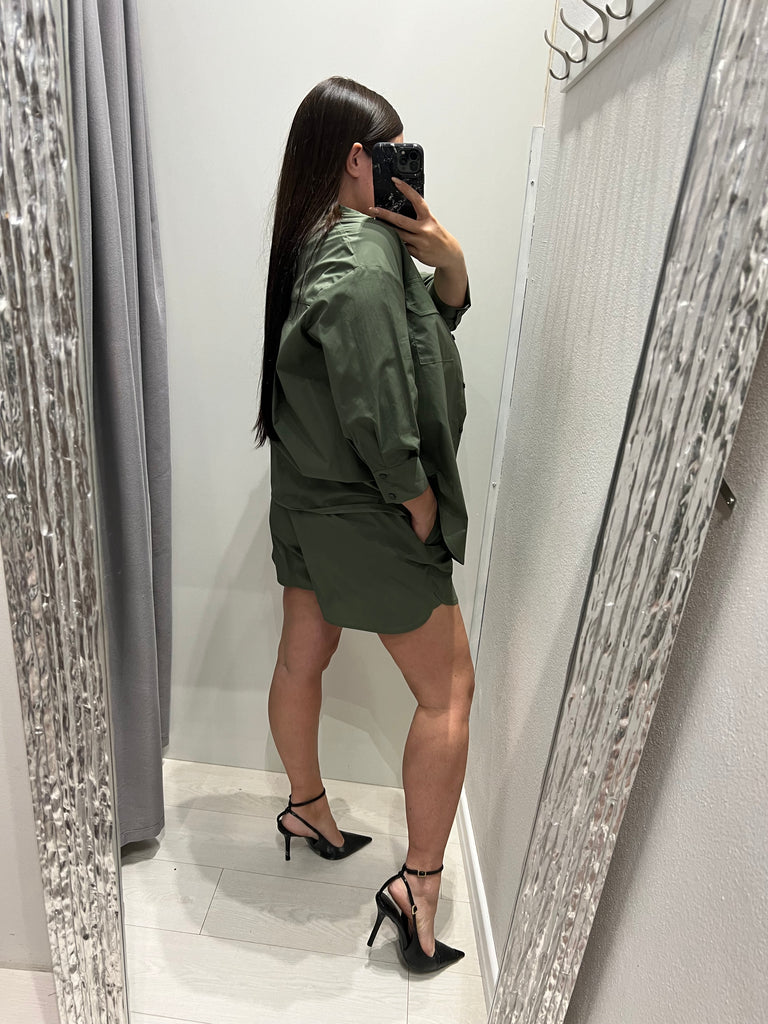 🚨ViCOLO•Camicia over in cotone•Militare