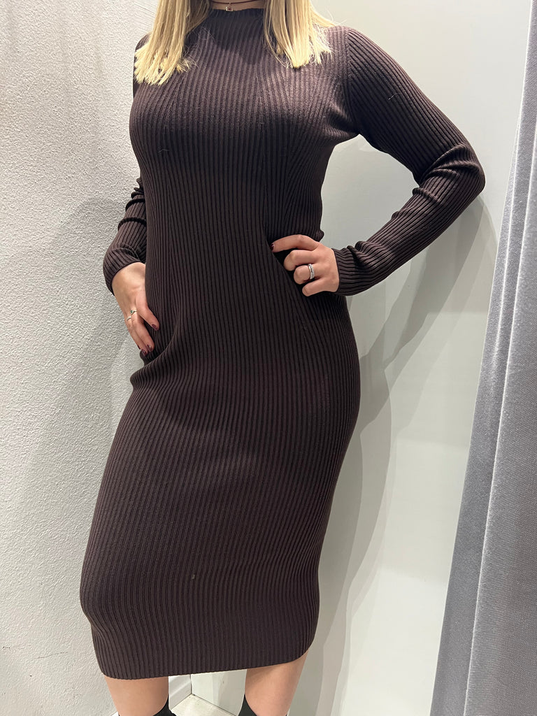 KONTATTO•Abito lungo in maglia a coste•Più colori