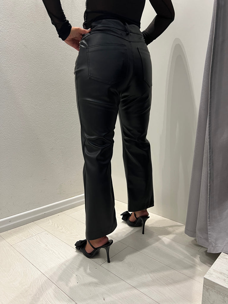 Twinset Pantaloni Ecopelle Zampa Bershka Pantaloni A Zampa Neri In