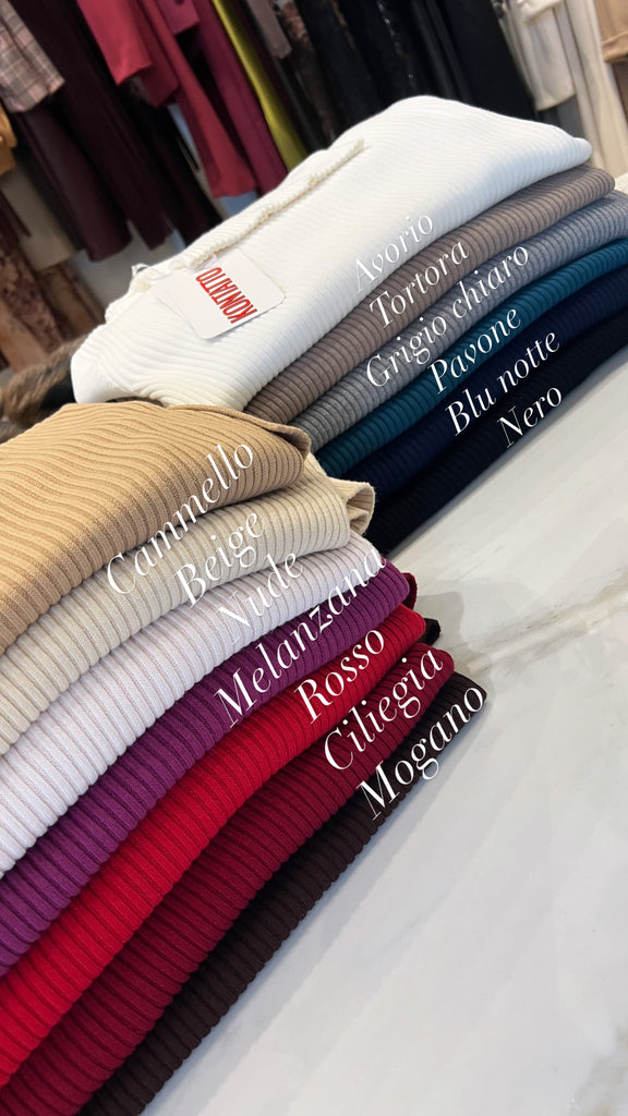 KONTATTO•Abitino dolcevita con spacchetto•Più colori