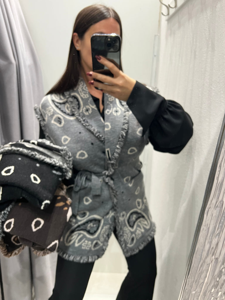 BLK30 KONTATTO•Cardigan smanicato stampa bandana•Più colori